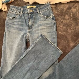Levi’s 725 high rise boot cut jeans medium wash